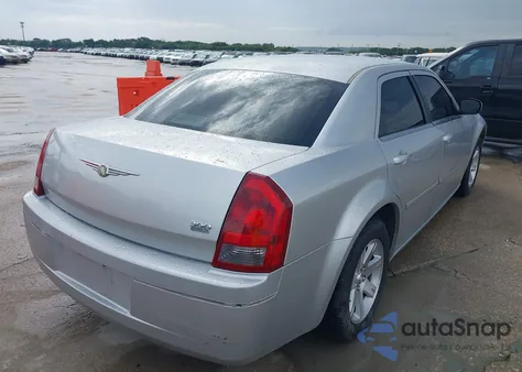 2007 Chrysler 300 Touring z USA, uszkodzony, nr VIN 2C3KA53G57H883521